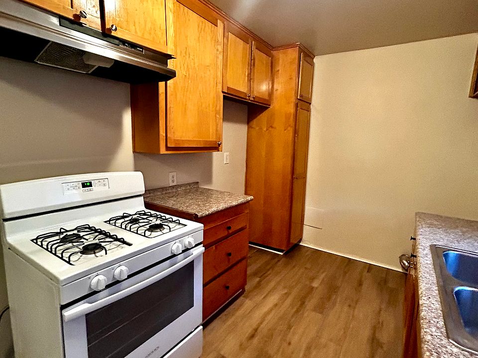 1st image of 105-111 E Laurel Ave #105