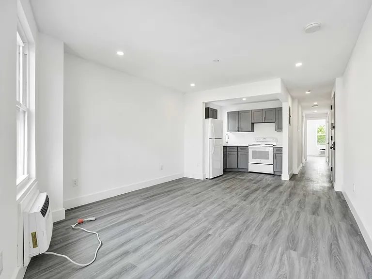 1278 E 222nd St #2 — Photo 6