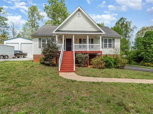 6830 Rangecrest Rd, Belews Creek, NC 27009