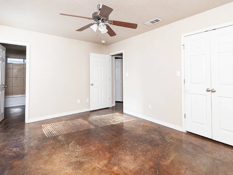 4102 Cambridge Dr #B — Photo 15
