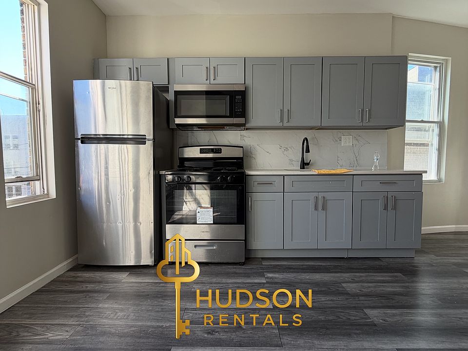 1st image of 133 Stevens Ave Floor 2