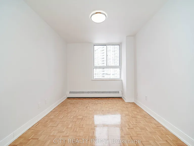 6200 Bathurst St #410 — Photo 11
