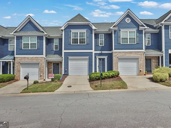 6608 Splashwater Dr, Flowery Branch, GA 30542