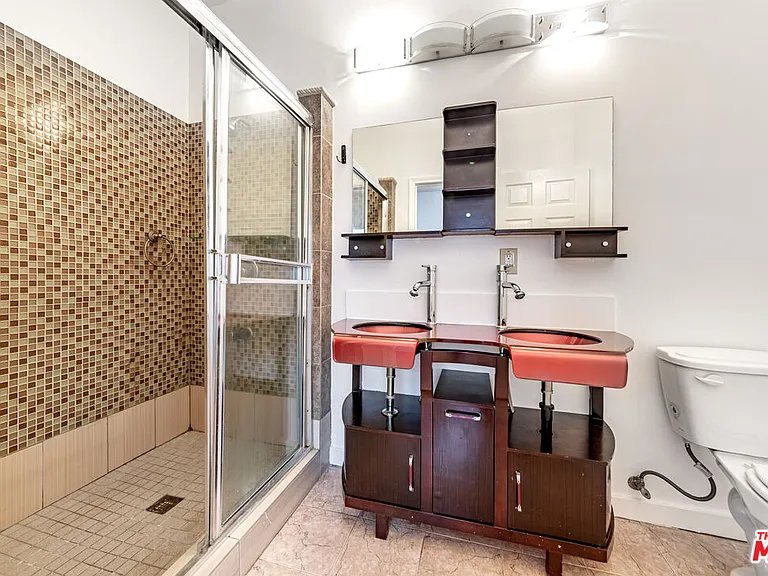 832 S Catalina St — Photo 16