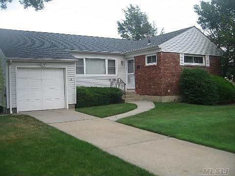 Home for Sale in Massapequa, NY $315,000