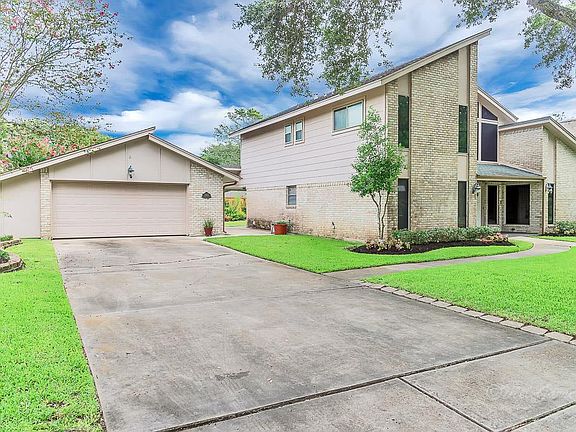 2nd image of 3063 La Quinta Dr