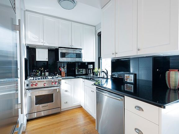 3rd image of 308 E 79th St #9GH