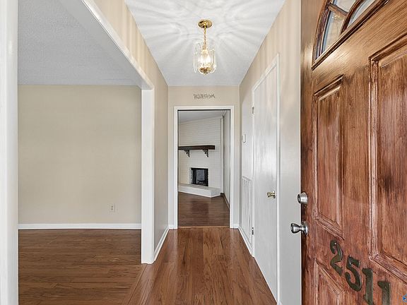 3rd image of 2511 Galahad Dr SE
