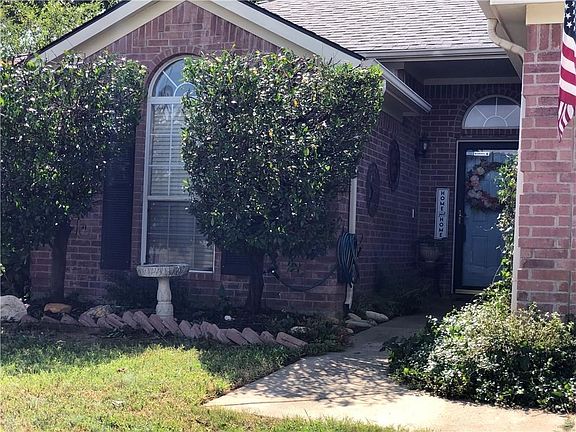 2nd image of 5002 Bradley Ln