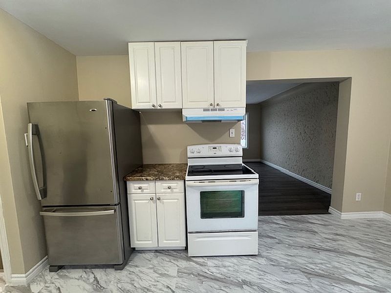 Kitchener House for rent - 2 Bedrooms — photo 13