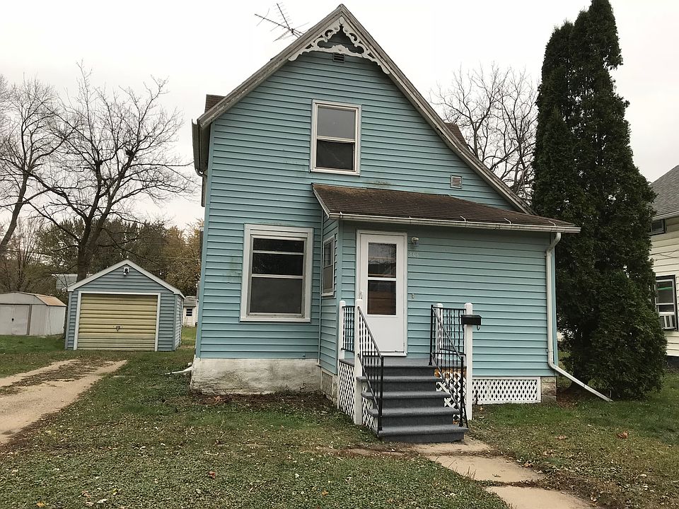 1st image of 806 10th Ave