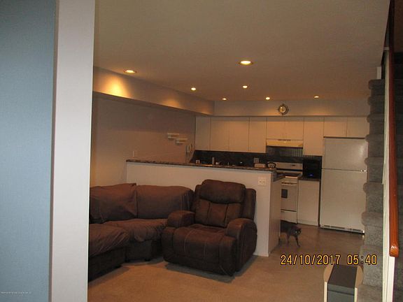 3rd image of 1037A Rockland Ave #78
