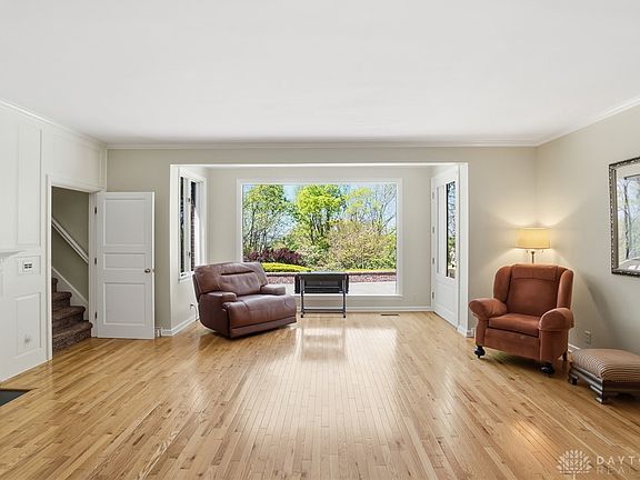 5th image of 446 Lookout Rdg