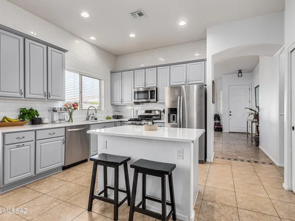 8919 N Treasure Mountain Dr, Tucson, AZ 85742