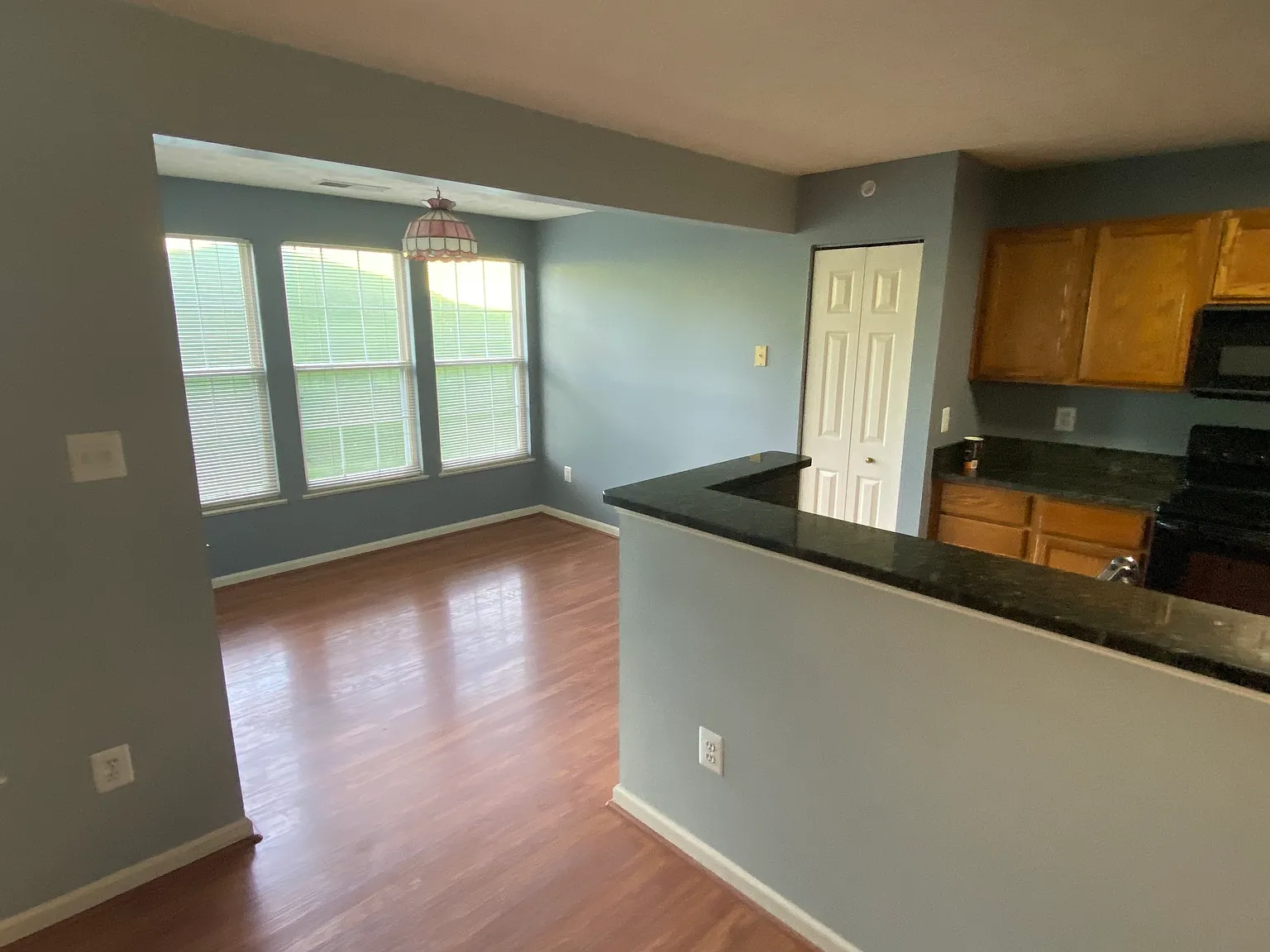 2 bed, 1200 sqft, $2,100 — Photo 2