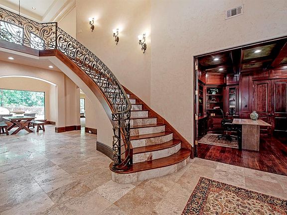 Front stair off foyer