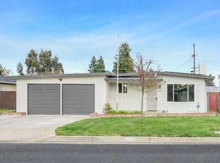 1009 Lillian St, Madera, CA 93637