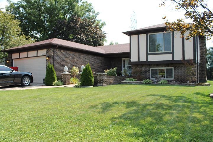 1st image of 43278 Hillcrest Dr