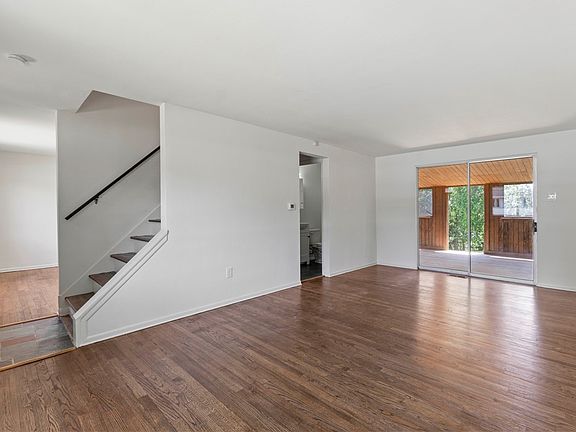 3rd image of 721 Sara Ln