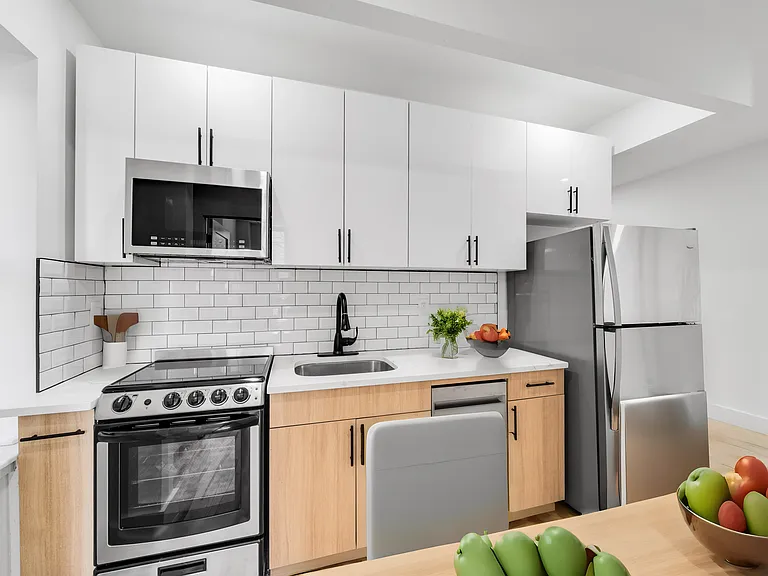 312 Manhattan Ave #3A — Photo 3