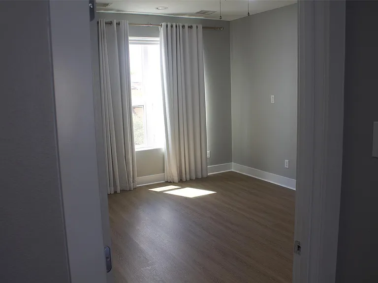 3105 Gillespie St — Photo 30