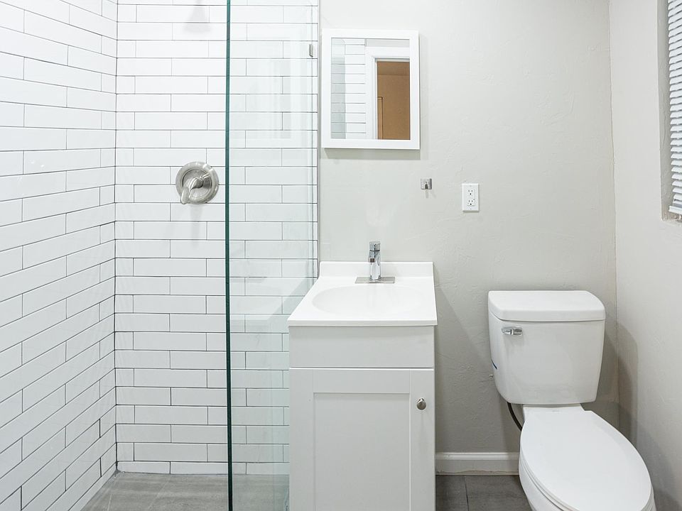 1st image of 2600 Kings Way