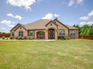 2420 Fossil Creek Dr, Midlothian, TX 76065