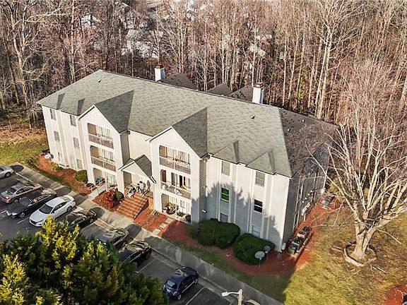3rd image of 702 Glendale Dr APT F