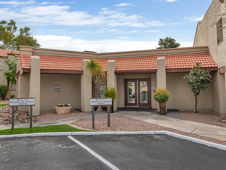 Glen Brae Apartments — Photo 36