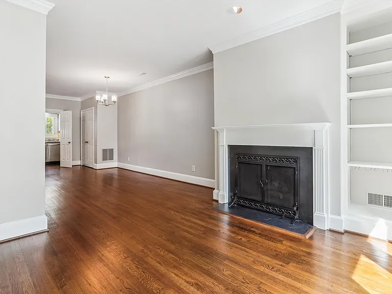 1158 N Pitt St — Photo 10