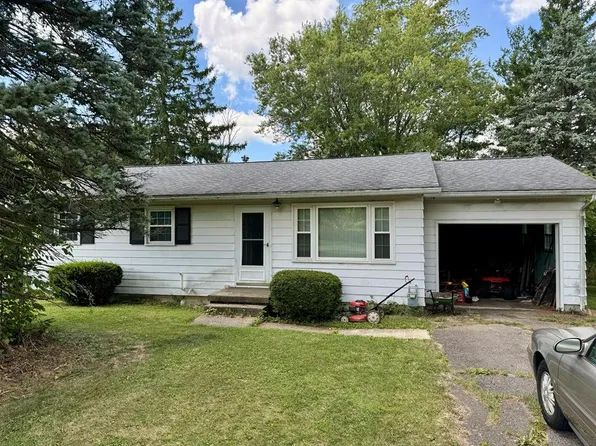 988 Crestview Dr, Crestline, OH 44827