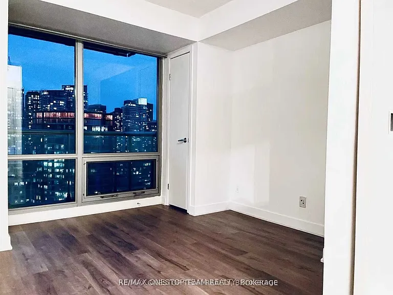 81 Navy Wharf Ct #3611 — Photo 4