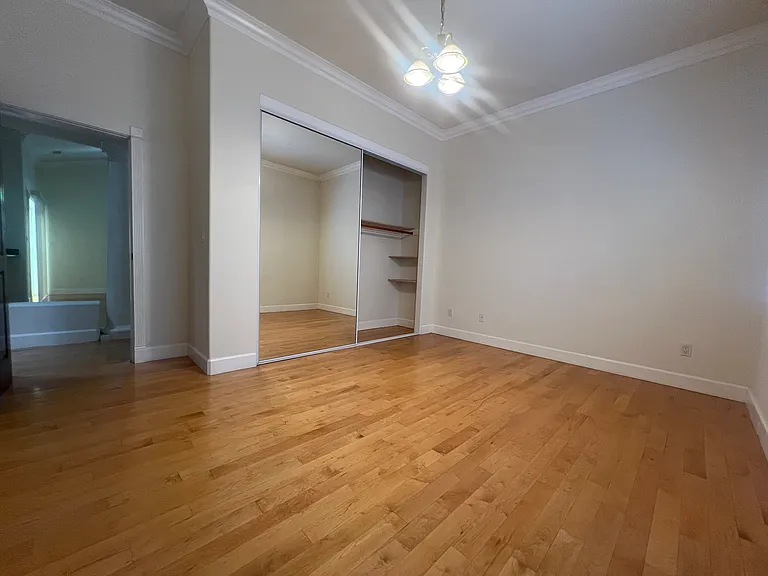 343 Franklin St — Photo 13