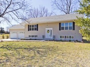 5747 N Coulters Mill Rd, Oreana, IL 62554