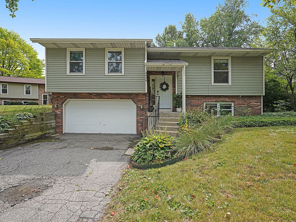 1st image of 3426 Nottingham Dr NE