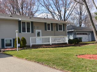 152 Spruce Dr, Apple Valley, MN 55124