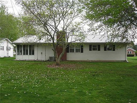 4th image of 14 Hawthorne Dr