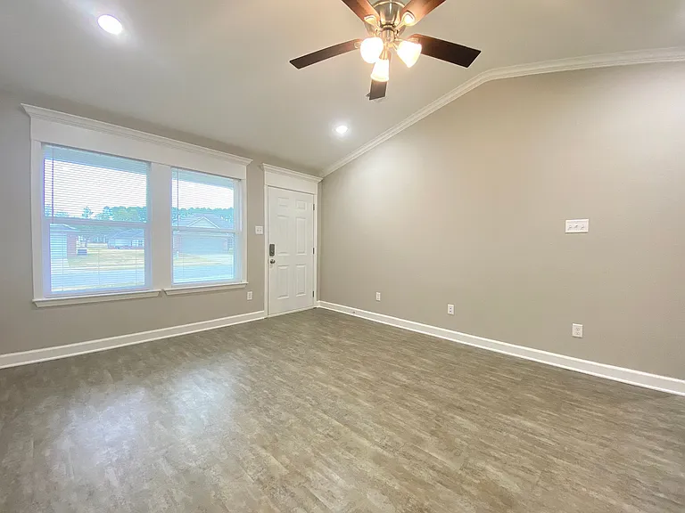 313 Sparrow Rd — Photo 6