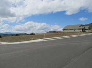 218 Skyridge Dr, Klamath Falls, OR 97603