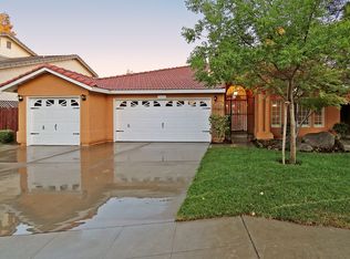 1096 Birch Ave, Clovis, CA 93611