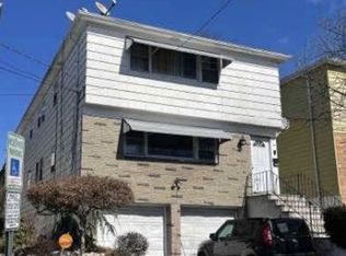 16 Argyle Ter, Irvington, NJ 07111