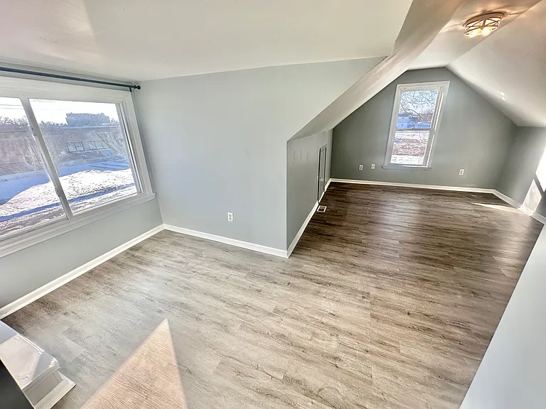 1751 Clara St — Photo 43