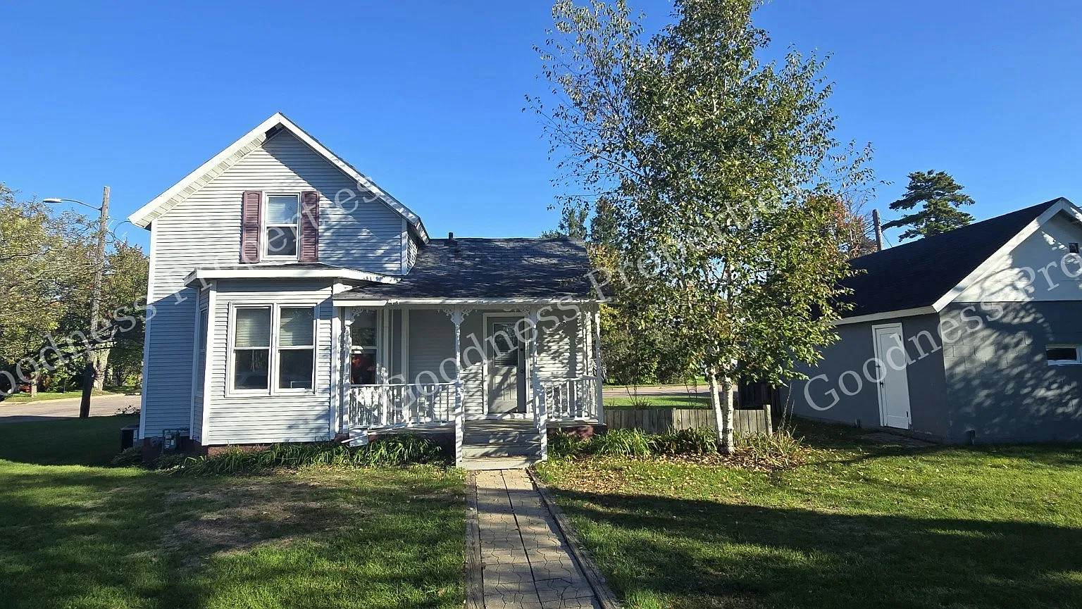 460 Spruce Street — Photo 2