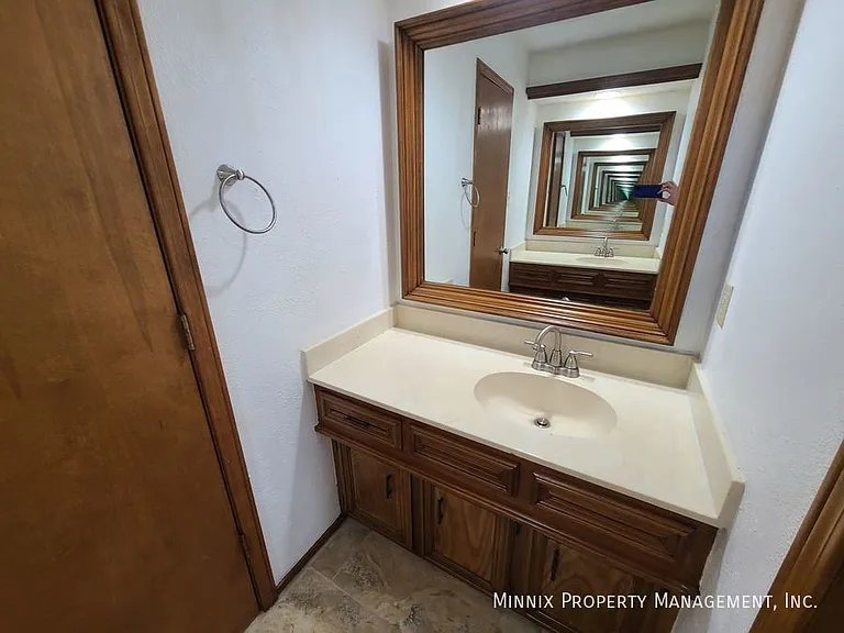 4005 Saint Andrews Dr — Photo 10