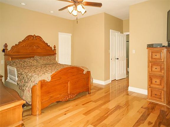 3rd image of 30226 Jericho Dr