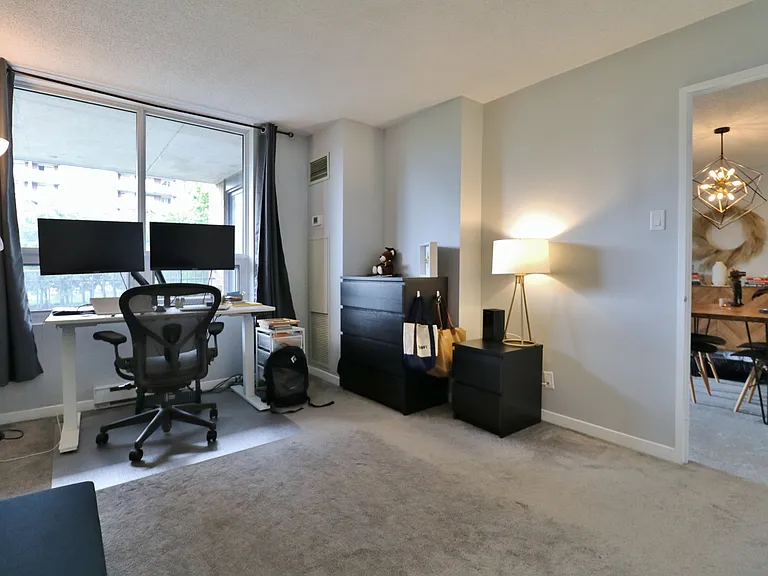 35 Holland Ave #302 — Photo 22