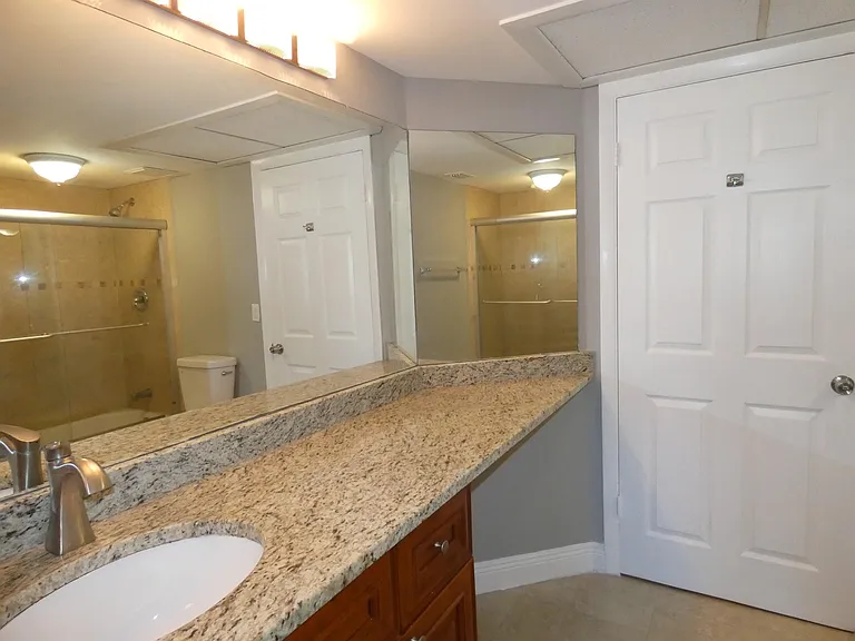 2841 N Oakland Forest Dr #207-1 — Photo 34
