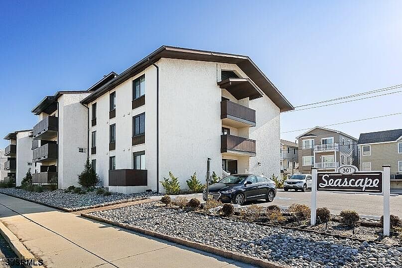 1st image of 301 41st St APT 4