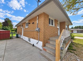 109 Purdy Cres #2, Hamilton, ON L9A3B5
