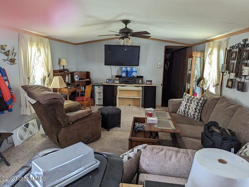 5th image of 18 Whites Lane
